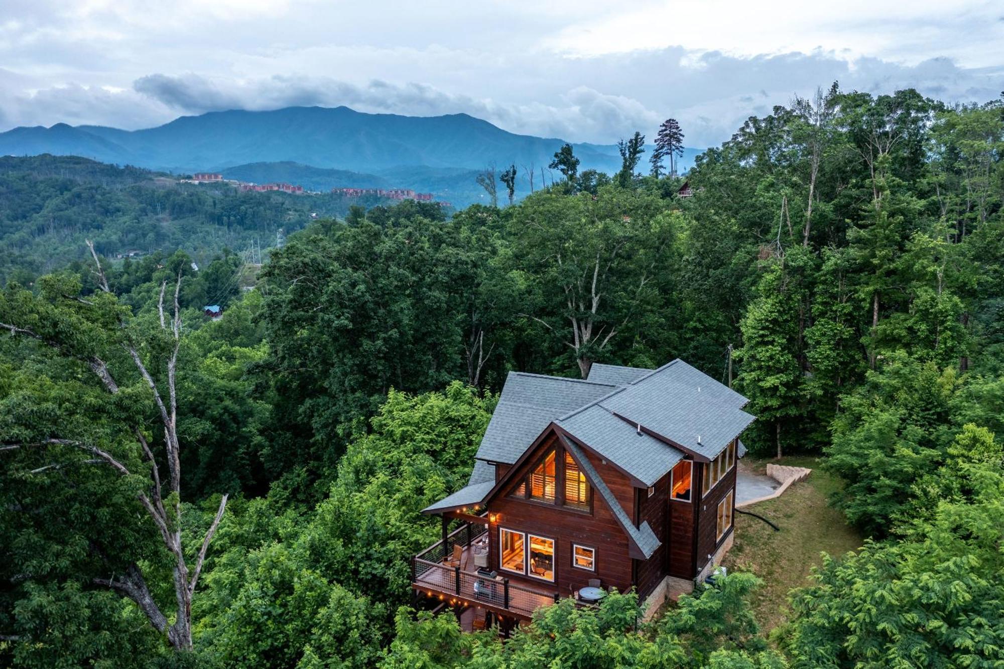 The Solstice - Amenities Galore Mountain Retreat Gatlinburg Exterior photo
