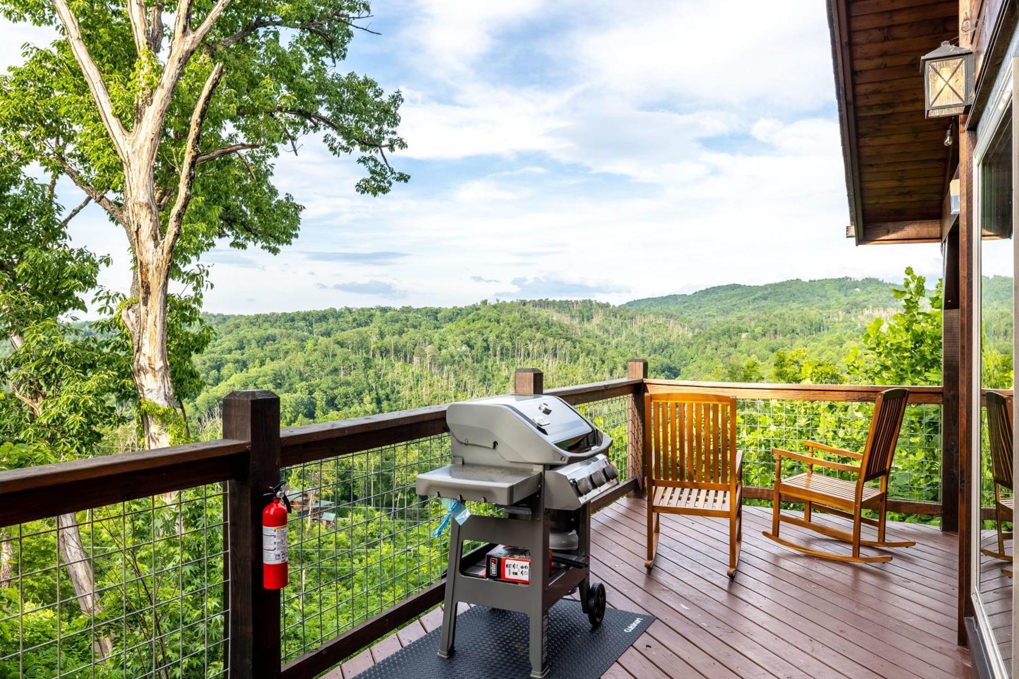 The Solstice - Amenities Galore Mountain Retreat Gatlinburg Exterior photo