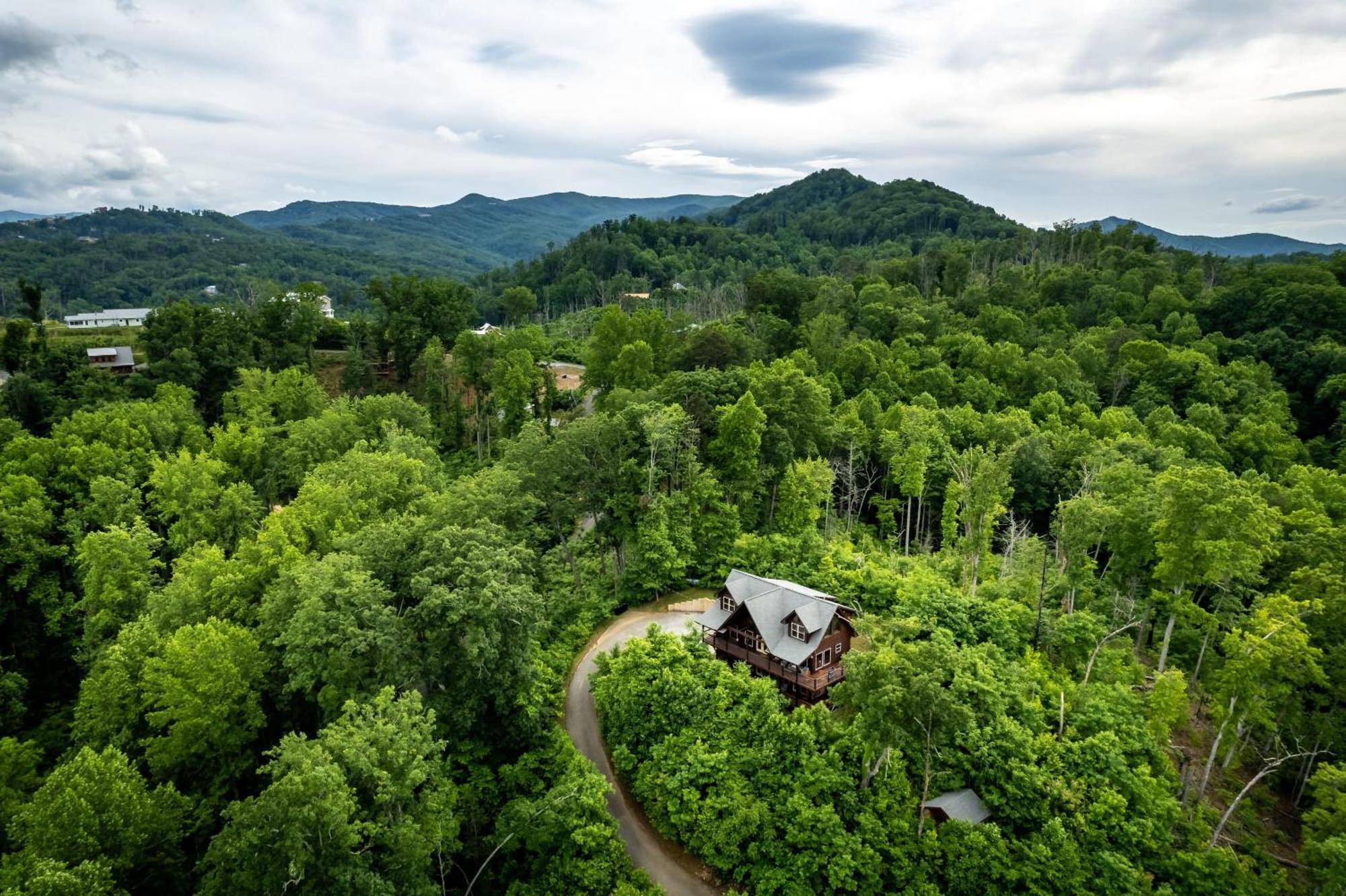 The Solstice - Amenities Galore Mountain Retreat Gatlinburg Exterior photo